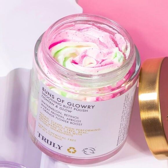 TRULY Beauty: Buns of Glowry Smoothing Butt Polish - Picture 10 of 10